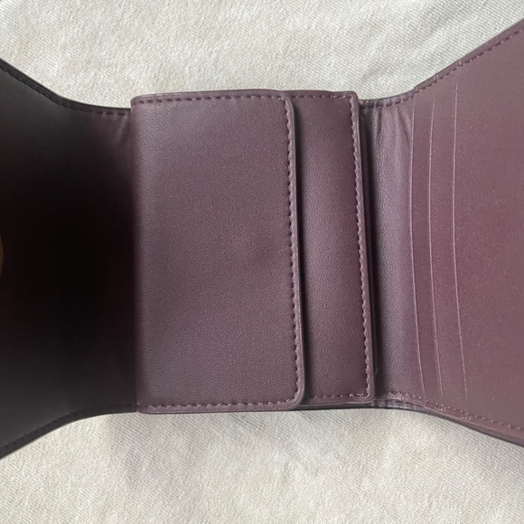 Coach Turn Lock Wallet - Trifold - Black - Leather - Picture 8 of 14